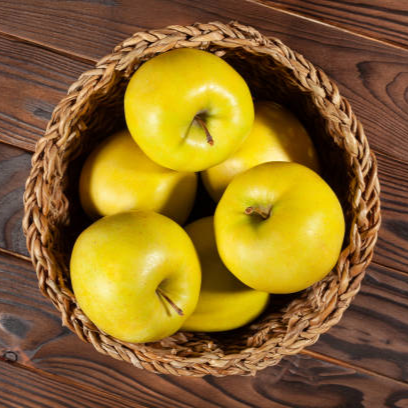 un panier de pommes Golden